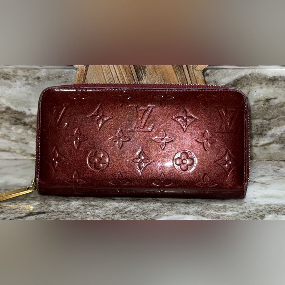 Louis Vuitton Monogram Vernis Zippy Wallet